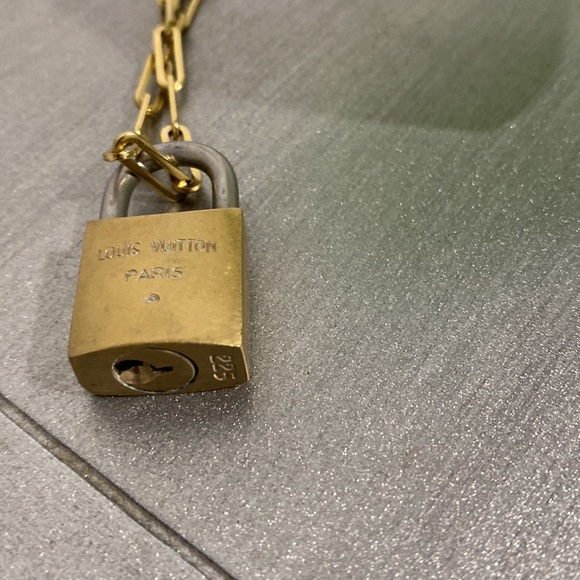 Vintage 24k Gold-filled Chain with Authentic Vintage LV lock 🔒 #225 - Picture 4 of 11